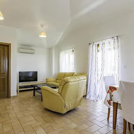 Amazing In Murine W/ Outdoor Swimming Pool, Jacuzzi&4 Bedrooms *