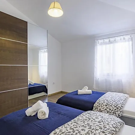 Сasa de vacaciones Amazing In Murine W/ Outdoor Swimming Pool, Jacuzzi And 4 Bedrooms